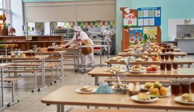В Самаре комбинат школьного питания оштрафовали за поставку некачественной колбасы в школы