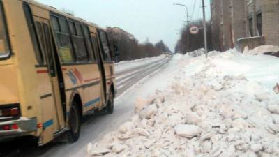 Мужчина перебегал дорогу и погиб под колесами автобуса в Ростове