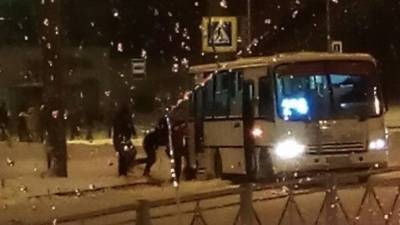 Житель Ростова попал под колеса автобуса и погиб