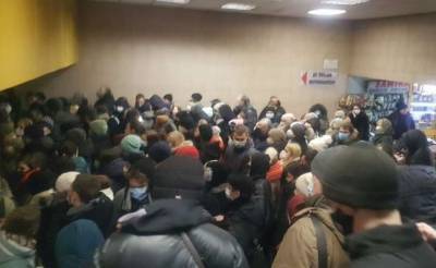 Коллапс в метро Киева, возникла огромная давка: детали и кадры ЧП