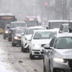 Киев в снегу: введено оперативное положение для транспорта