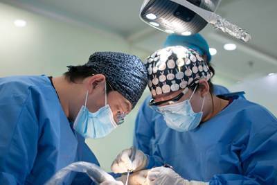 Эксперты назвали самые странные тренды в пластической хирургии
