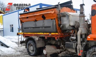 Коммунальщиков Красноярска накажут за сброс снега в Енисей