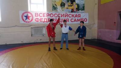 Юные самбисты сразились за медали в Димитровграде
