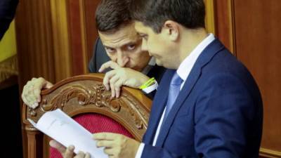 Разумков обошел Зеленского: в ОП рассказали, смущает ли президента рейтинг спикера