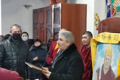 Сити-менеджер поздравил буддистов с наступающим праздником Белого месяца