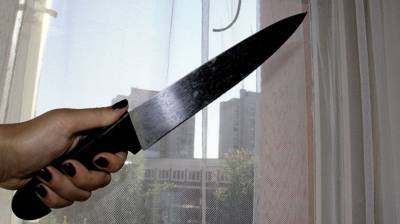 Жительница Иркутской области искромсала сына ножом за разбитые банки с капустой