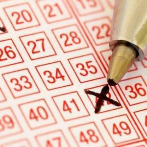 Нардепы предлагают не облагать налогом выигрыши в лотерею, не превышающие 50 тыс. грн