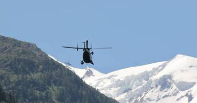 На горнолыжном курорте Куршевель разбился вертолет: два человека погибли