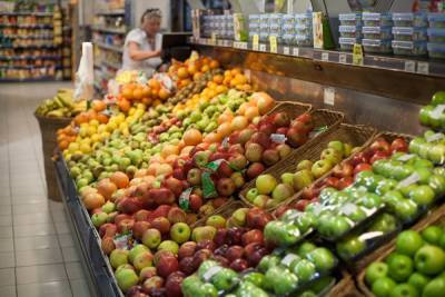 Рост цен на продукты в Петербурге предложили остановить талонами на еду