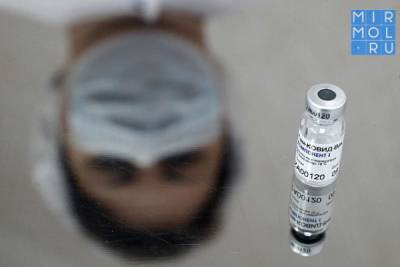Минздрав России включил людей старше 60 лет в приоритетную группу вакцинации от коронавируса