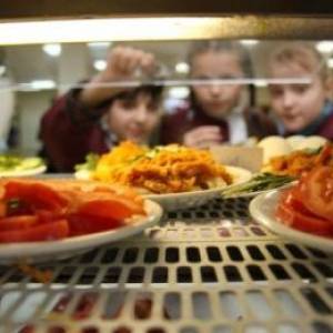 В Бердянске подорожало питание в школах и детсадах: названы суммы