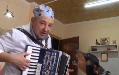 Украинский ветеринар взорвал сеть, спев с собакой (ВИДЕО)