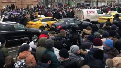 Москвич предстанет перед судом после наезда на полицейского во время митинга