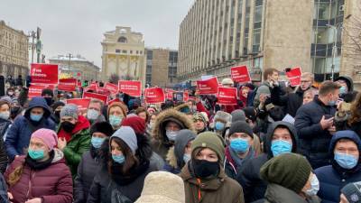 "Левада": о протестах в связи с арестом Навального знают 80% россиян