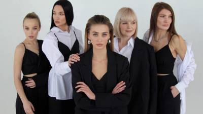 Украинский бренд One by One запустил кампанию против эйджизма
