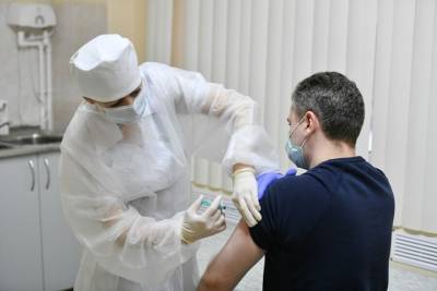Около 2,2 млн россиян получили один компонент вакцины "Спутник V"