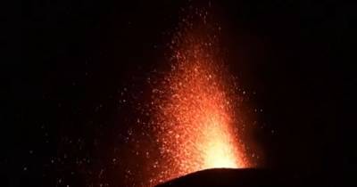 В Гватемале вулкан выбрасывает столбы пепла на три километра (видео)