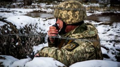 На Донбассе снайпер снова ранил украинского военного