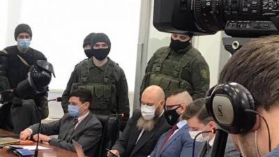 "Не помню, когда Рифмастера последний раз выпускали из аквариума": активист обнародовал фото Антоненко с адвокатами