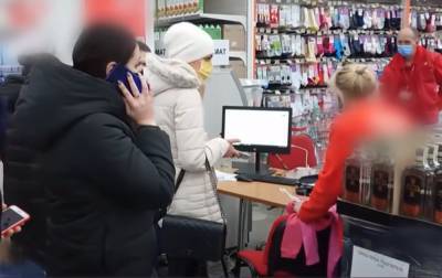 Продавщица потеряла работу из-за языкового закона, детали скандала: "На просьбу говорить на украинском ответила..." - politeka.net - Киев