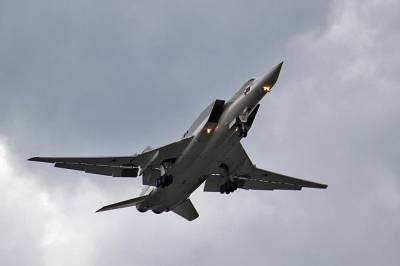 Бомбардировщики Ту-22М3 совершили полет над Черным морем