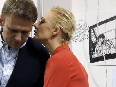 "Интерфакс": Юлия Навальная улетела из России