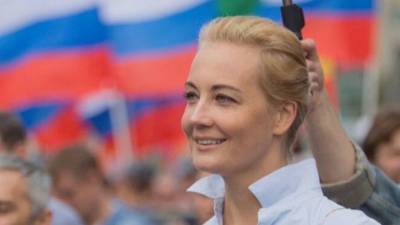 «Операция „русская Тихановская“». Зачем жена Навального улетела в Германию?