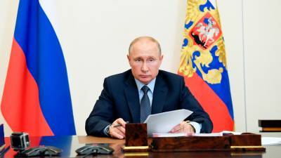 "Без крючкотворства": Путин поручил разобраться с зарплатами бюджетников