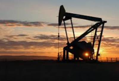 МВФ прогнозирует цену нефти выше 50 долларов за баррель в 2021 году
