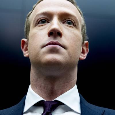 Основателя Facebook требуют признать банкротом в России