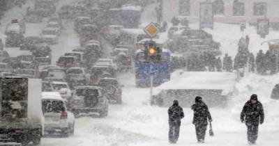 В Киеве из-за снегопадов на два дня закрывают школы и садики