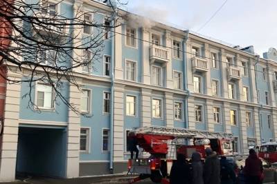 Два человека погибли при пожаре на улице Карла Либкнехта в Кронштадте