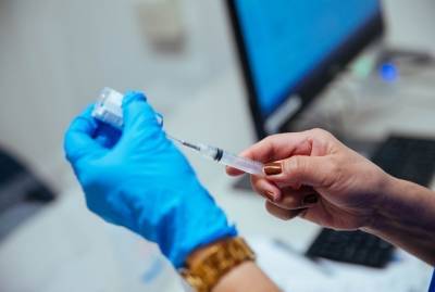 В МОЗ пообещали начать массовую вакцинацию в Украине со следующей недели