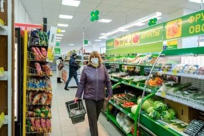 В Волгоградской области изменились цены на огурцы, чай и бензин