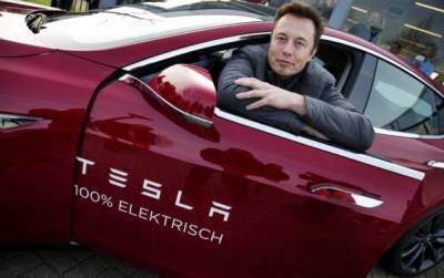 Tesla продаватиме свої авто за біткоїни