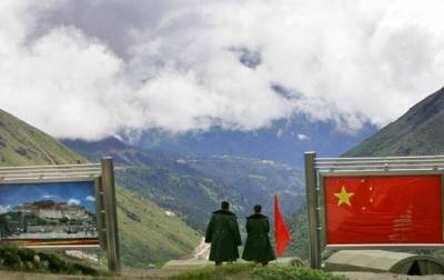 Китай и Индия разводят войска возле границы
