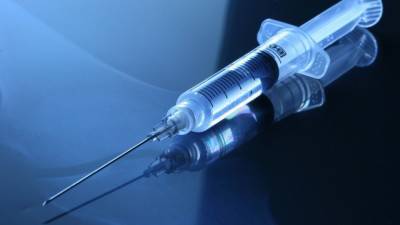 Украина на законодательном уровне запретила регистрацию вакцин из России
