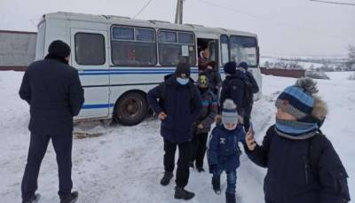 На Черниговщине из-за снегопадов в школы не попали более двух тысяч учеников