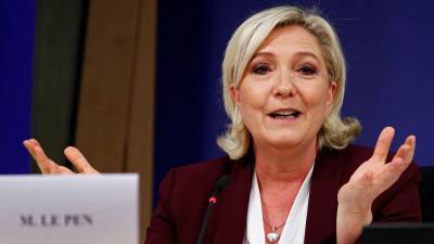 Марин Ле Пен грозит штраф за перепечатку фотографий террористов
