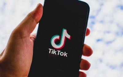 Продажа TikTok компаниям из США отложена на неопределенное время