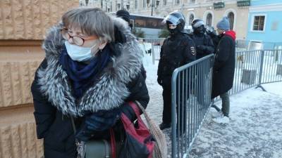 Власти Петербурга ослабили коронавирусные ограничения