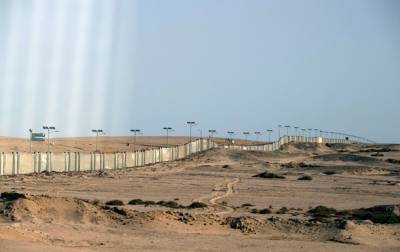 Известный египетский курорт оградили забором с колючей проволокой