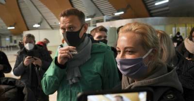 Жена Навального Юлия прилетела во Франкфурт-на-Майне с частным визитом - СМИ