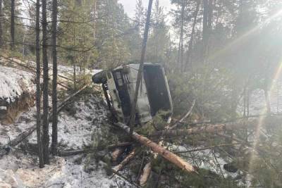 В Бурятии скончался пассажир грузовика, съехавшего с дороги