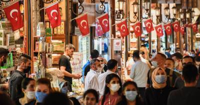 В Турции могут ввести новые ограничения на фоне всплеска заболеваемости COVID-19