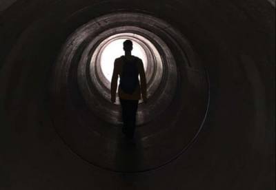 Ученые расссказали, откуда появляется «свет в конце тоннеля» перед смертью