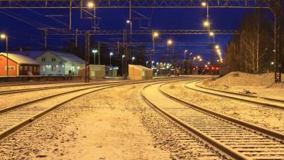 Движение по Транссибу затруднено из-за схода трех вагонов в Омской области