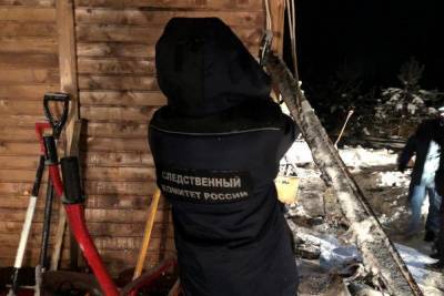 Четверых мужчин нашли мертвыми после пожара в поселке Олений Рог-2 в Тверской области