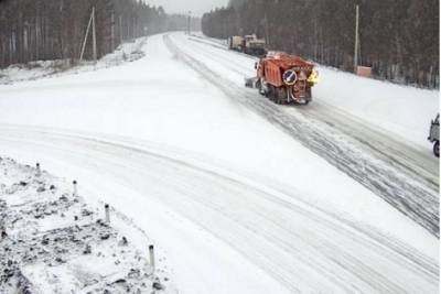 Федеральные трассы Забайкалья расчищают от снега 26 единиц техники